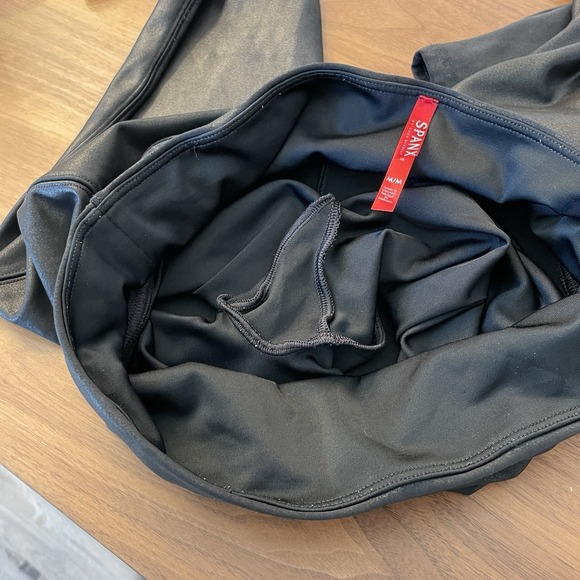 SPANX High Waisted Faux Leather Leggings M Black Pebbled Texture Yoga Athleisure - Picture 11 of 14